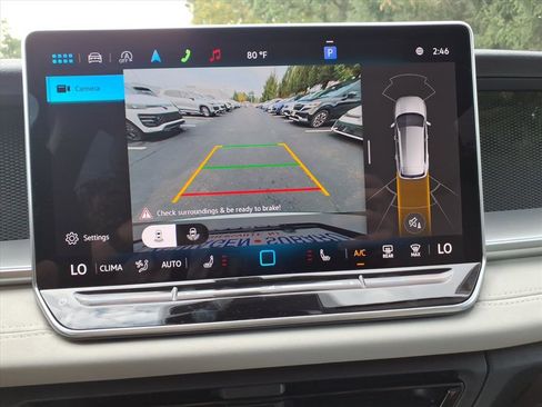 New 2025 Volkswagen Tiguan SE image 13