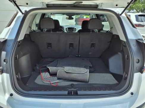 Used 2022 GMC Terrain SLE w/ Driver Convenience Package FWD image 15