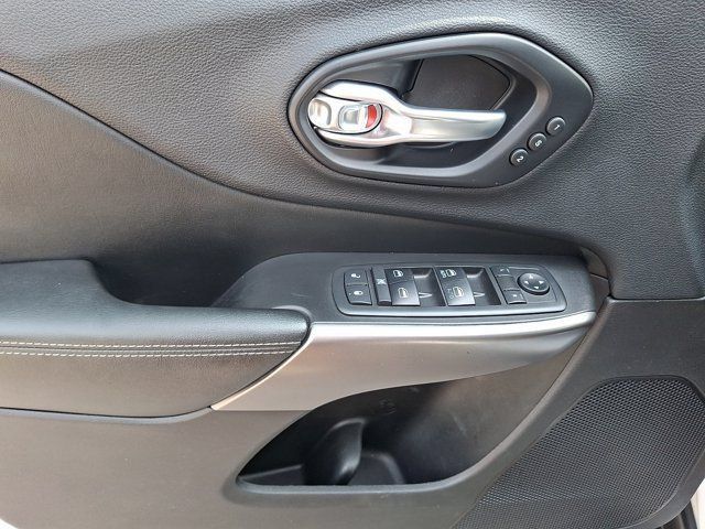 Certified 2019 Jeep Cherokee Limited AWD/4WD image 16