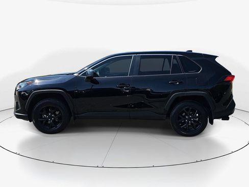 Used 2022 Toyota RAV4 LE FWD image 10