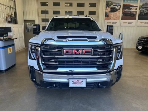 Used 2024 GMC Sierra 3500 SLE w/ Preferred Package image 3