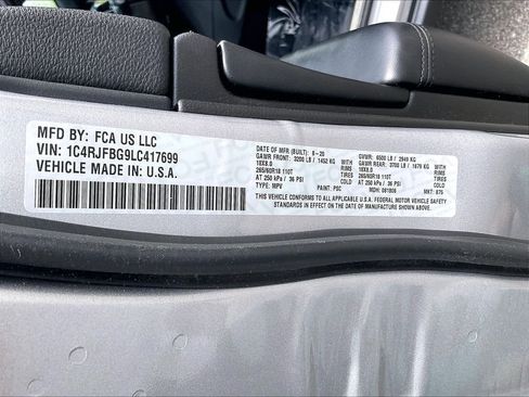 Used 2020 Jeep Grand Cherokee Limited AWD/4WD image 33