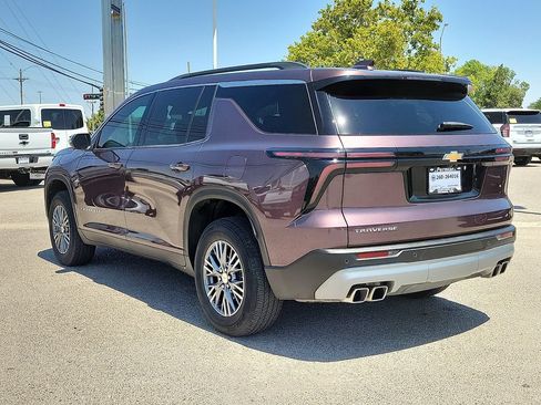 Used 2024 Chevrolet Traverse LT FWD image 8