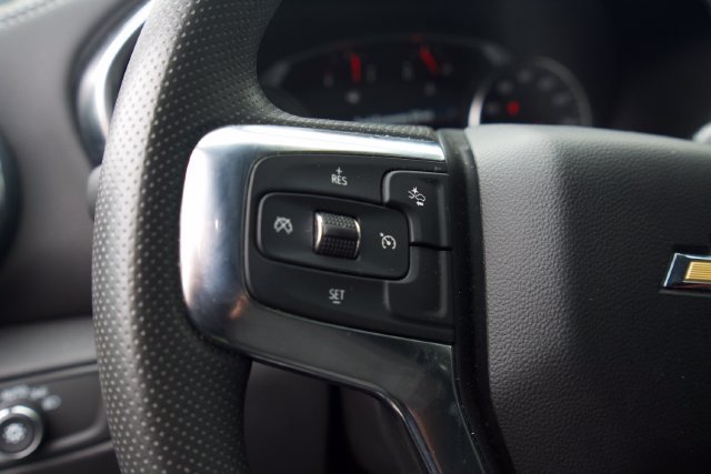 Used 2025 Chevrolet Blazer LT FWD image 16