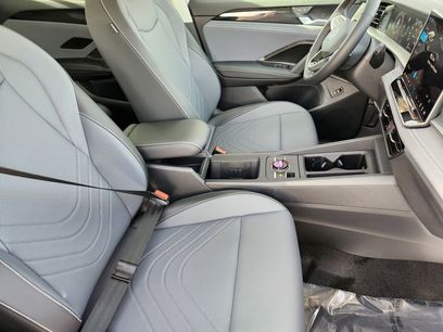 New 2026 Volkswagen Tiguan SE