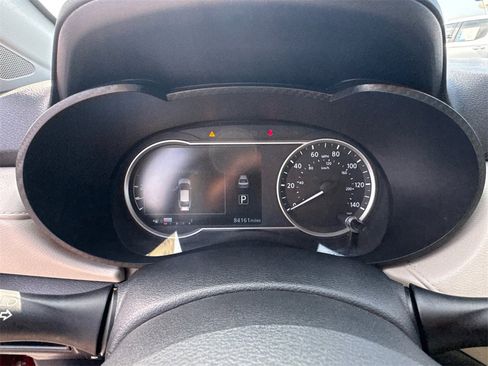 Used 2021 Nissan Versa SV image 27