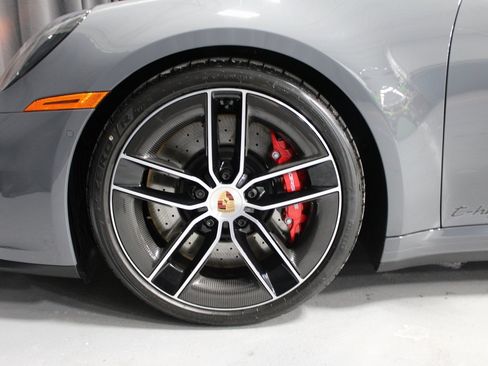 Used 2026 Porsche 911 Carrera 4 GTS image 8