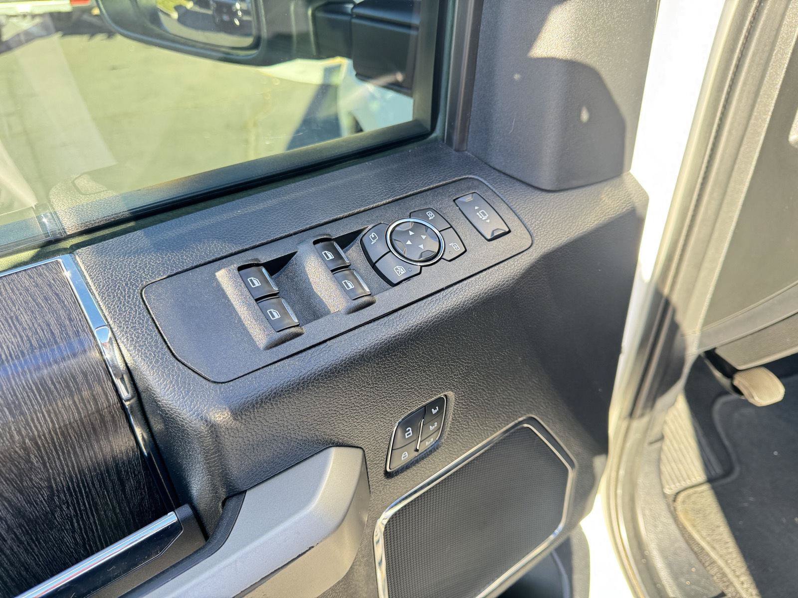 Used 2021 Ford F350 Lariat AWD/4WD image 12