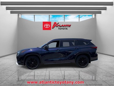 Used 2023 Toyota Highlander XSE AWD/4WD image 5