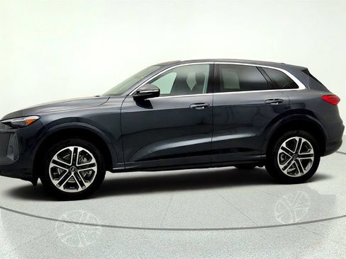 Used 2025 Audi Q5 Premium Plus w/ Premium Plus AWD/4WD image 8