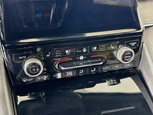 Used 2021 Jeep Grand Cherokee L Overland image 18