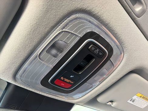 Used 2025 Hyundai Elantra Limited FWD image 29