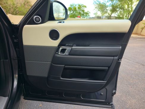 Used 2019 Land Rover Range Rover Sport HSE Dynamic image 21