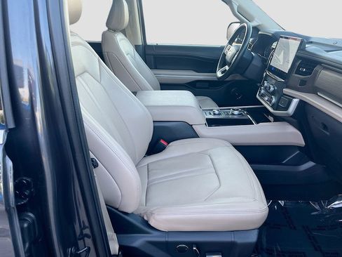Used 2024 Ford Expedition Max Limited AWD/4WD image 31