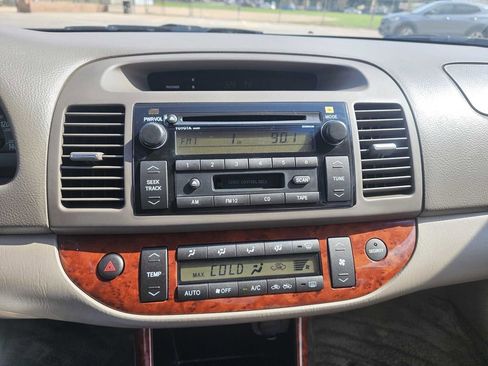 Used 2002 Toyota Camry LE image 15