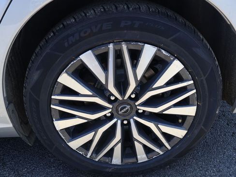 Used 2024 Nissan Altima 2.5 SV FWD image 10