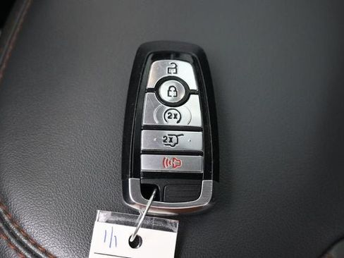 Used 2025 Ford Expedition Active AWD/4WD image 27