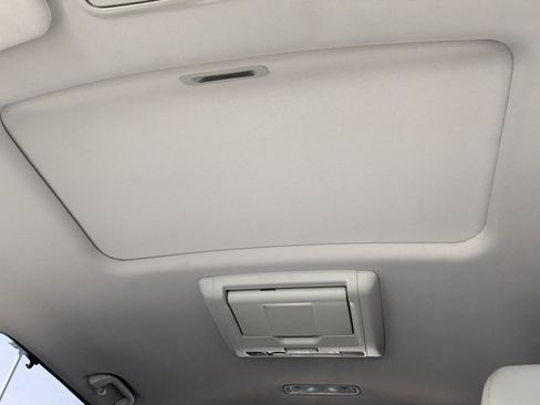 Used 2016 Honda Pilot Touring image 12