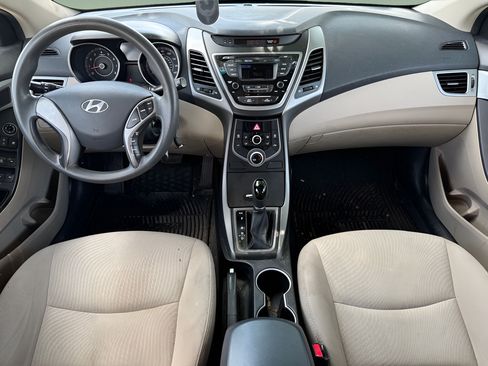 Used 2014 Hyundai Elantra SE FWD image 19