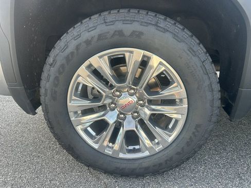 Used 2023 GMC Sierra 1500 Denali w/ Technology Package AWD/4WD image 11