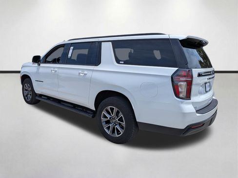 Used 2024 Chevrolet Suburban Z71 w/ Luxury Package AWD/4WD image 5