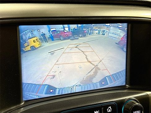 Used 2018 Chevrolet Silverado 1500 LT w/ LT Eassist Package image 15