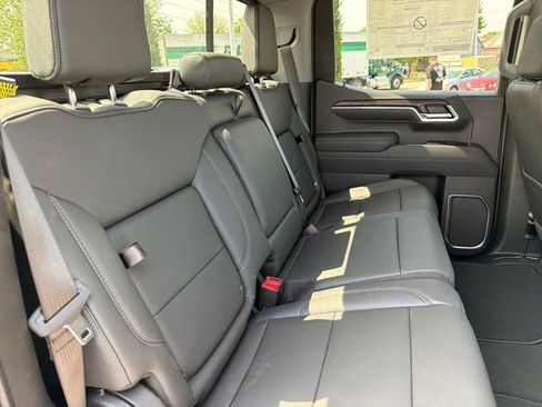 New 2026 GMC Sierra 1500 SLT image 24