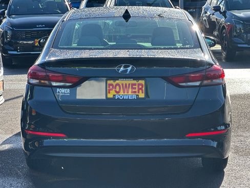 Used 2017 Hyundai Elantra SE w/ Cargo Package image 5