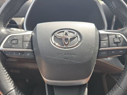 Used 2022 Toyota Highlander Bronze Edition AWD/4WD image 30