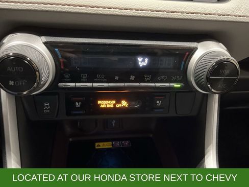 Used 2022 Toyota RAV4 Limited image 18