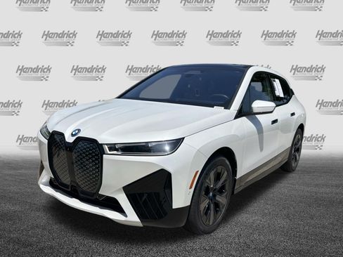 Used 2024 BMW iX xDrive50 w/ Premium Package AWD/4WD image 5