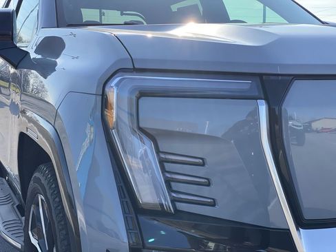 New 2024 GMC Sierra EV Denali AWD/4WD image 33