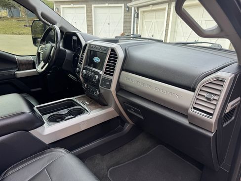 Used 2017 Ford F350 Lariat w/ Lariat Ultimate Package image 21