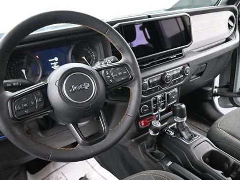 Used 2024 Jeep Wrangler Unlimited AWD/4WD image 27