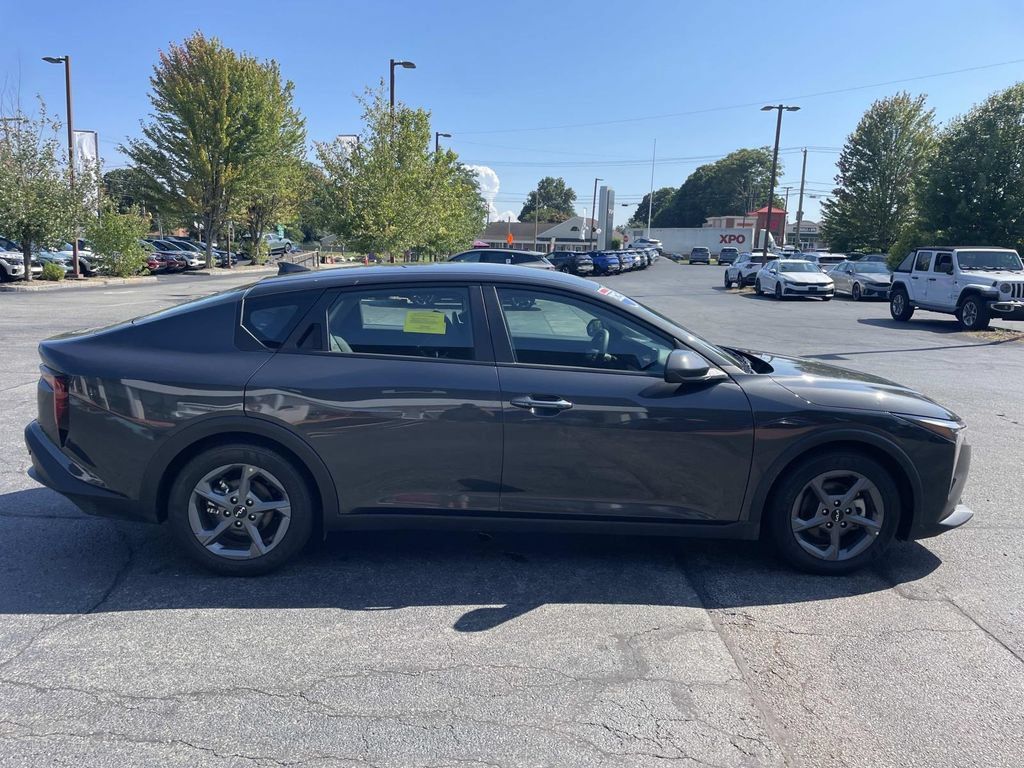 Used 2025 Kia K4 FWD image 8