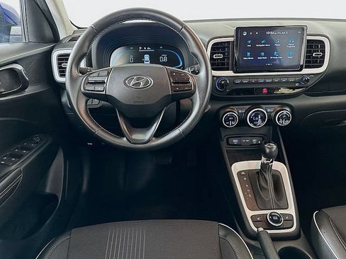Used 2023 Hyundai Venue Limited FWD image 22
