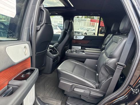 Certified 2023 Lincoln Navigator Reserve AWD/4WD image 21