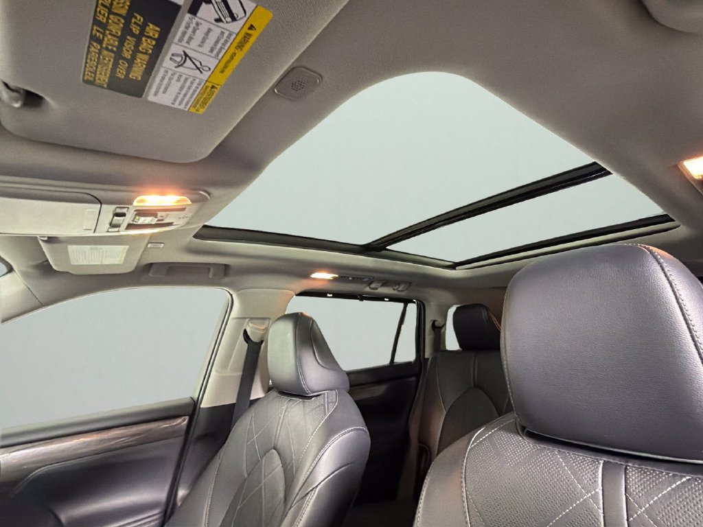Used 2023 Toyota Highlander Platinum AWD/4WD image 28