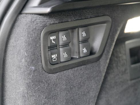 Used 2025 BMW ALPINA XB7 ALPINA XB7 image 47