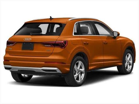 Used 2022 Audi Q3 2.0T Premium Plus w/ Premium Plus Package image 2