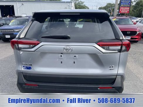 Used 2023 Toyota RAV4 LE AWD/4WD image 4