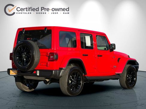 Used 2025 Jeep Wrangler Sahara 4xe image 4