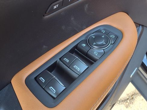 New 2026 Cadillac XT5 Premium Luxury image 13