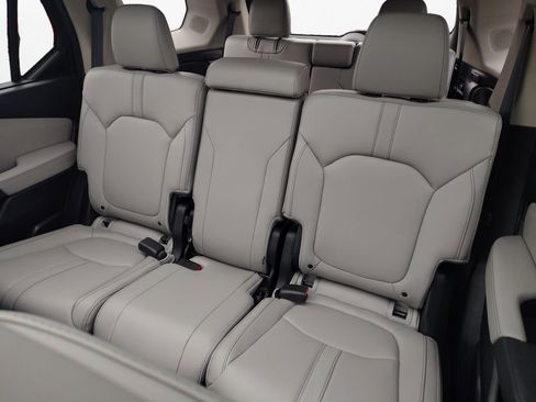 Used 2025 Honda Pilot Touring image 22