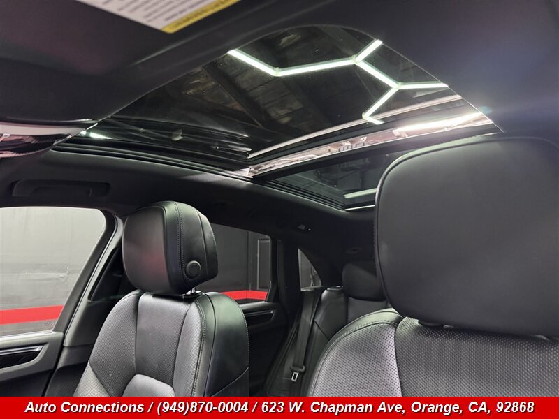 Used 2018 Porsche Macan AWD/4WD image 22