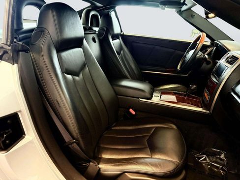 Used 2007 Cadillac XLR RWD image 23