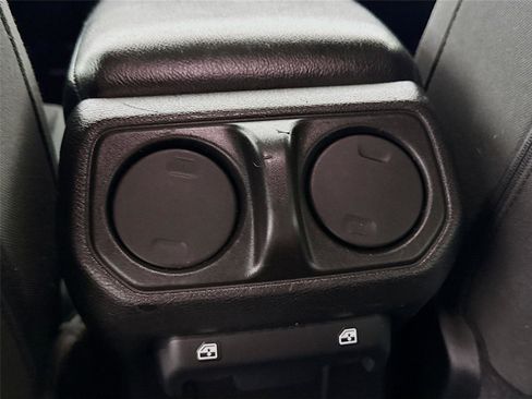 Used 2019 Jeep Wrangler Unlimited Sport S image 23