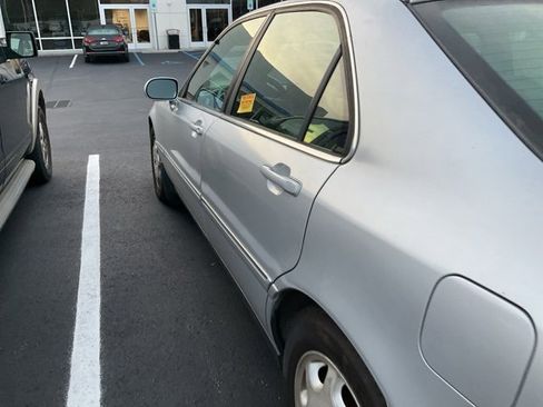 Used 2000 Acura RL image 10