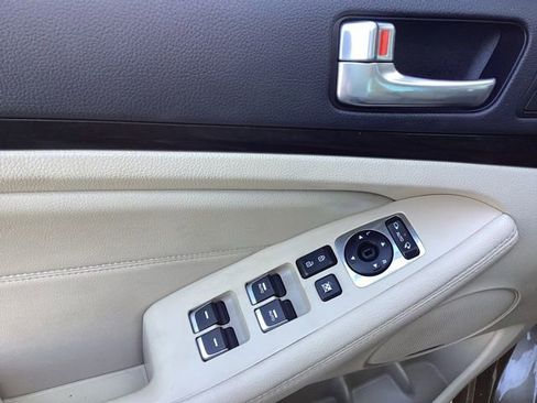 Used 2014 Kia Cadenza Premium w/ Luxury Package FWD image 20
