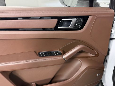 Used 2023 Porsche Cayenne S image 13